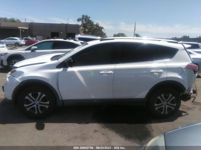 JTMZFREV9JJ174532 Toyota RAV4 LE