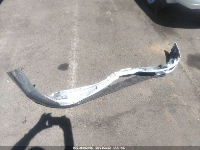 JTMZFREV9JJ174532 Toyota RAV4 LE