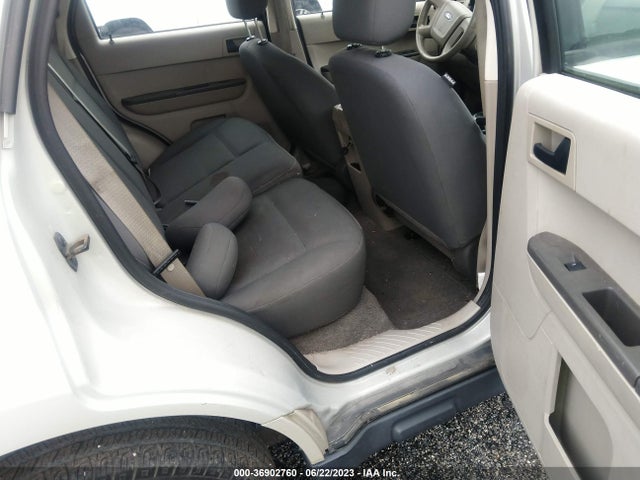 2008 FORD ESCAPE XLS VIN: 1FMCU02Z08KC63470