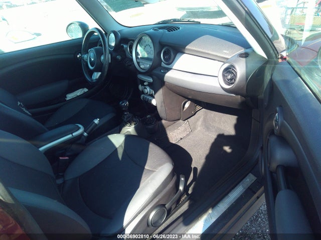 2008 MINI COOPER HARDTOP WMWMF33588TT67258 Photo 4