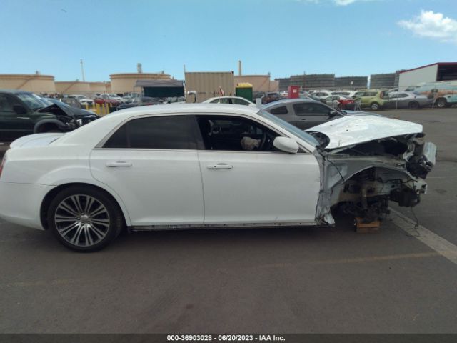 2C3CCABT2EH135845 Chrysler 300 300s