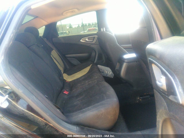 1C3CCCAB1FN685776 Chrysler 200 Limited