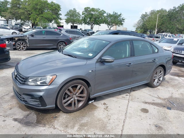 1VWAA7A3XJC000538 Volkswagen Passat 2.0t S/r-line