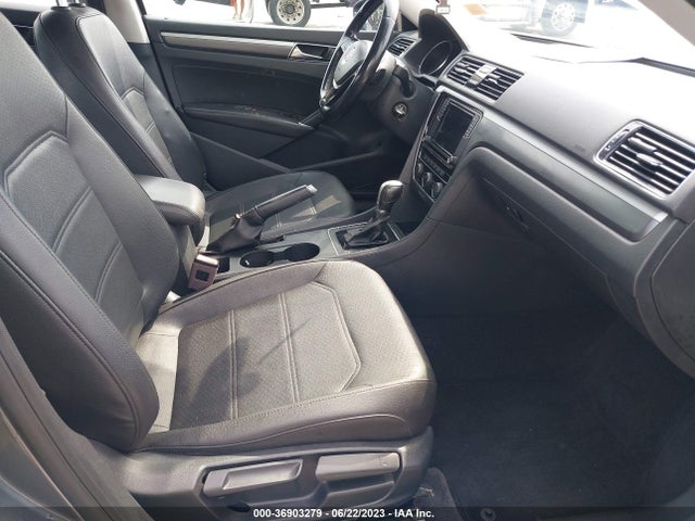 1VWAA7A3XJC000538 Volkswagen Passat 2.0t S/r-line