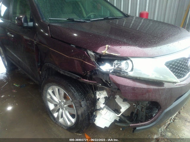 2011 KIA SORENTO EX VIN: 5XYKU4A21BG019657