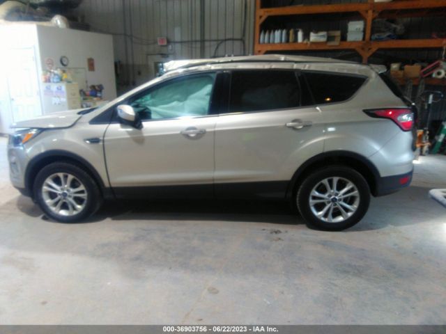 1FMCU9GD4HUD03099 Ford ESCAPE SE
