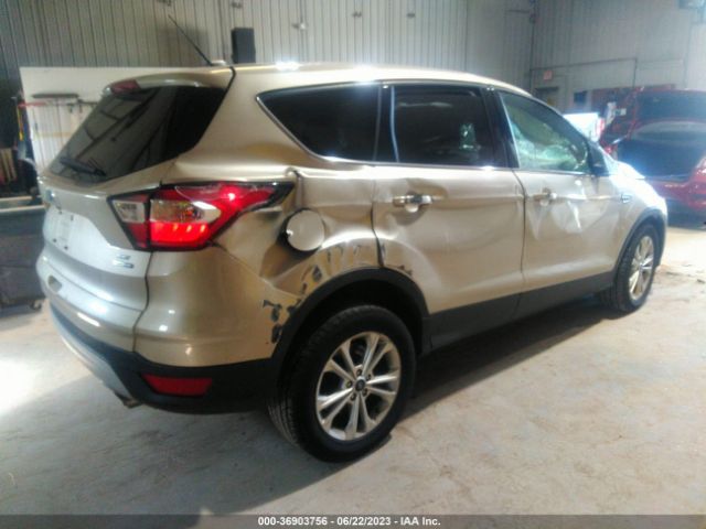 1FMCU9GD4HUD03099 Ford ESCAPE SE