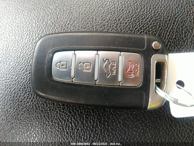 2011 HYUNDAI SONATA SE VIN: 5NPEC4AC8BH166740