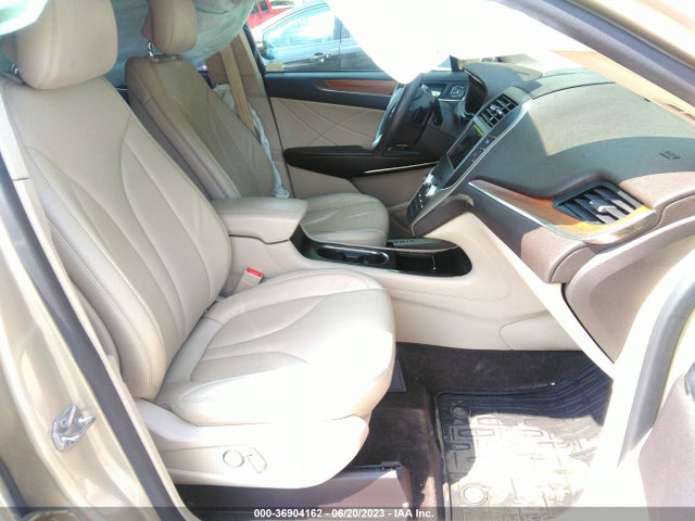 2017 LINCOLN MKC SELECT VIN: 5LMCJ2D95HUL40174