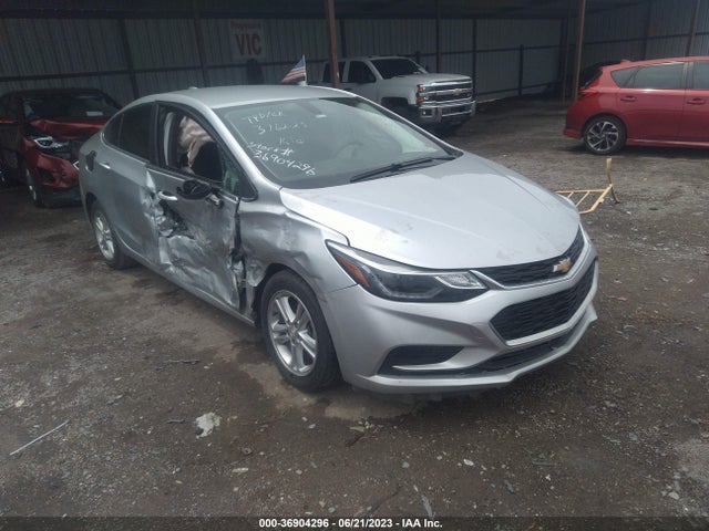 Chevrolet CRUZE LT 2018 1G1BE5SM8J7176559 Image 1