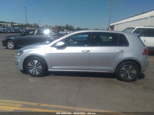 WVWKP7AU2GW916541 Volkswagen E-golf Se