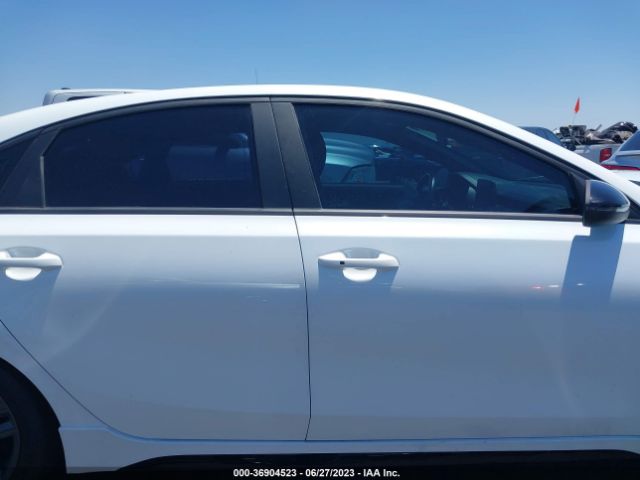 3KPF34AD9ME300305 KIA Forte Gt-line