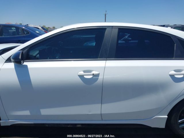 3KPF34AD9ME300305 KIA Forte Gt-line