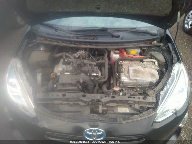 Toyota Prius C One/two/three/four 2016 JTDKDTB31G1119914 Image 16