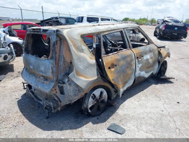 KNDJN2A24E7727514 KIA Soul Base