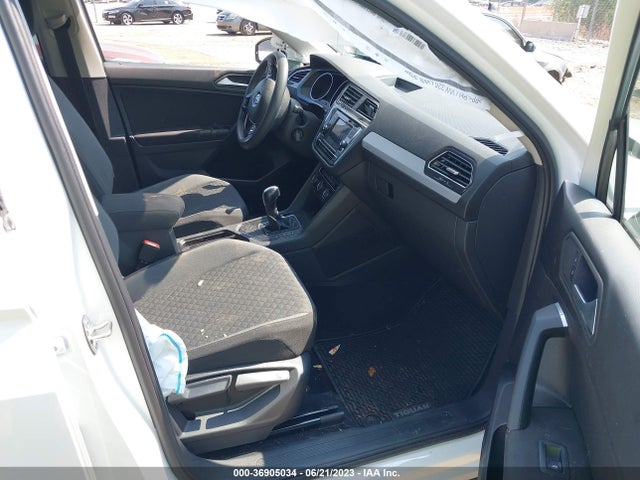 3VV1B7AXXKM182696 Volkswagen TIGUAN S