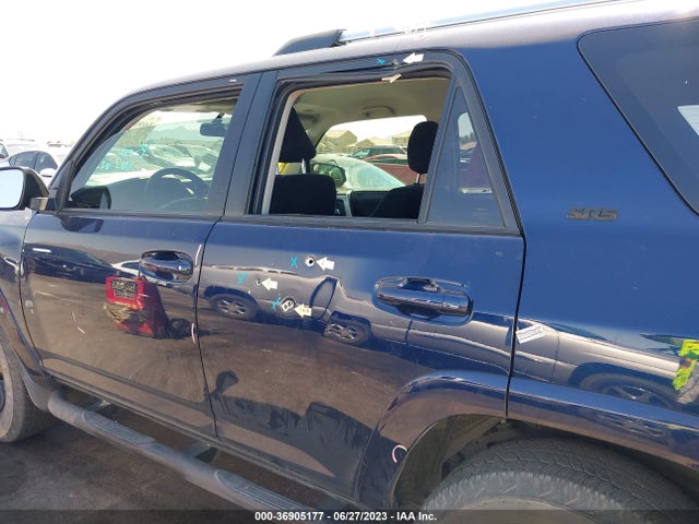 Toyota 4RUNNER SR5 2019 JTEZU5JR2K5202457 Image 12