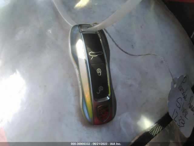 WP0AB2A74HL123400 Porsche Panamera 4s