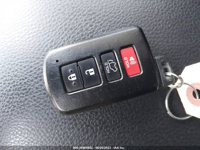 2017 TOYOTA RAV4 XLE VIN: JTMRFREV1HD218967