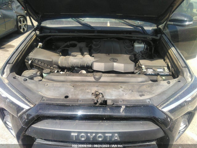 Toyota 4RUNNER SR5 2018 JTEBU5JR9J5555830 Image 16