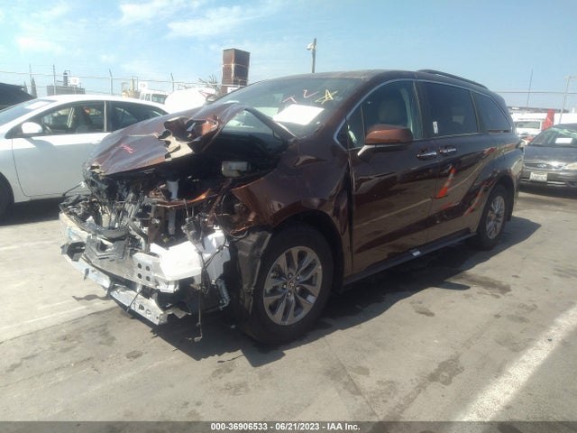 Toyota SIENNA XLE 2023 5TDYRKEC7PS142540 Image 2