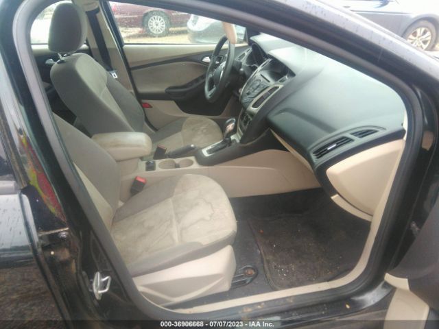 1FADP3F2XEL153052 Ford FOCUS SE