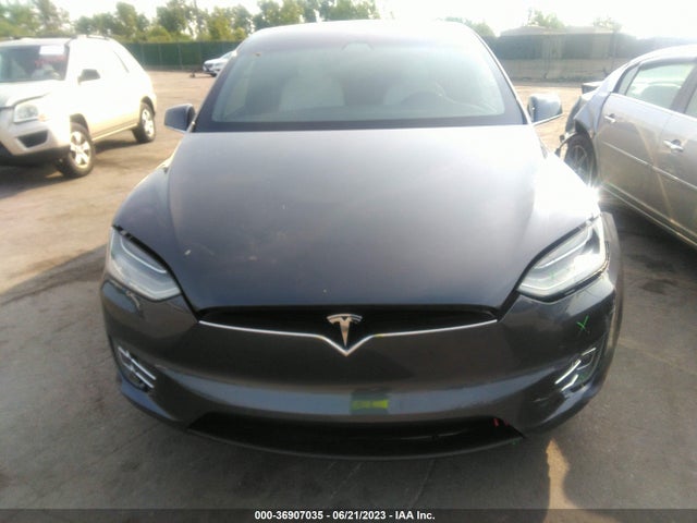 2021 Tesla Model X, VIN: 5YJXCBE45MF323223