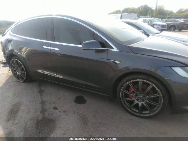 2021 Tesla Model X, VIN: 5YJXCBE45MF323223