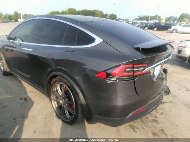 2021 Tesla Model X, VIN: 5YJXCBE45MF323223