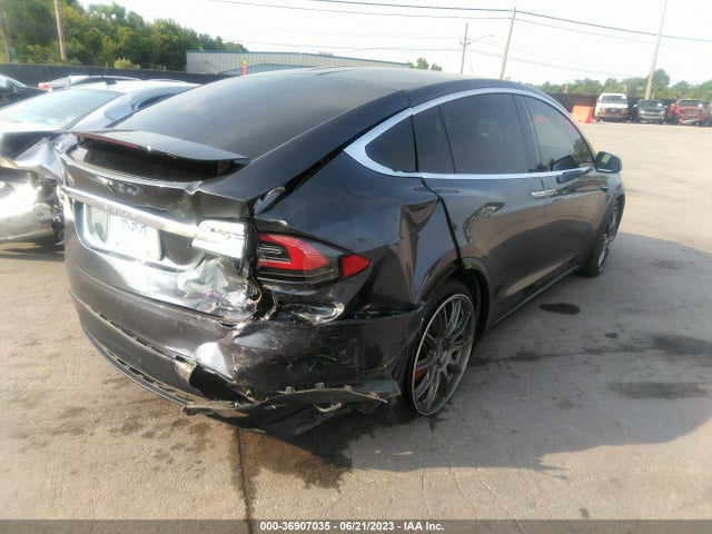 2021 Tesla Model X, VIN: 5YJXCBE45MF323223