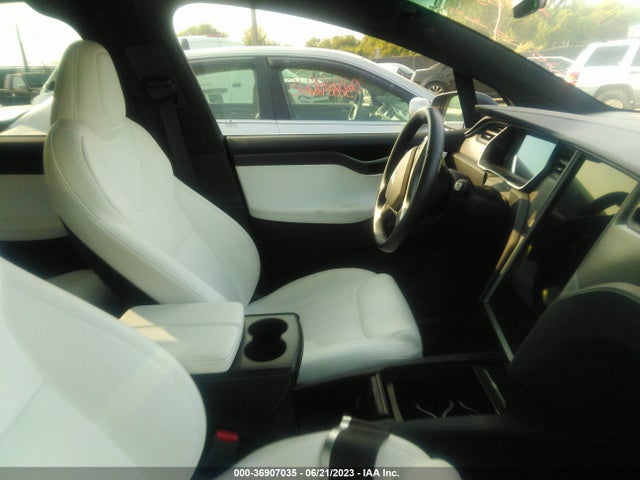 2021 Tesla Model X, VIN: 5YJXCBE45MF323223