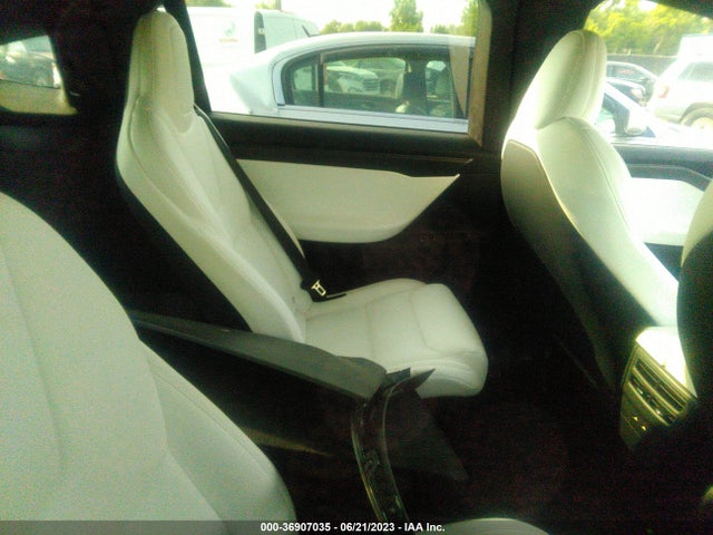 2021 Tesla Model X, VIN: 5YJXCBE45MF323223
