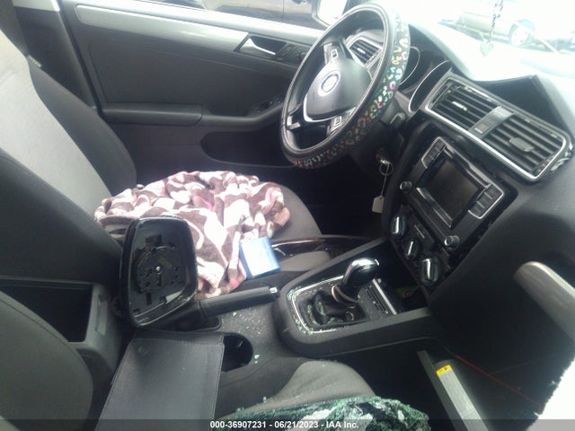 3VW2B7AJ0HM377128 Volkswagen Jetta 1.4t S