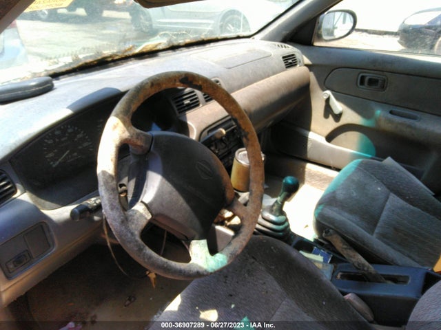 1998 NISSAN SENTRA XE/GXE VIN: 3N1AB41D5WL045778