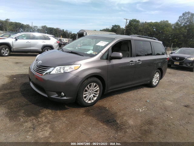 2015 TOYOTA SIENNA XLE/XLE AAS/LTD VIN: 5TDYK3DCXFS631461