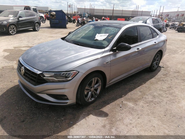 3VWC57BU1MM015498 Volkswagen Jetta S/se/r-line