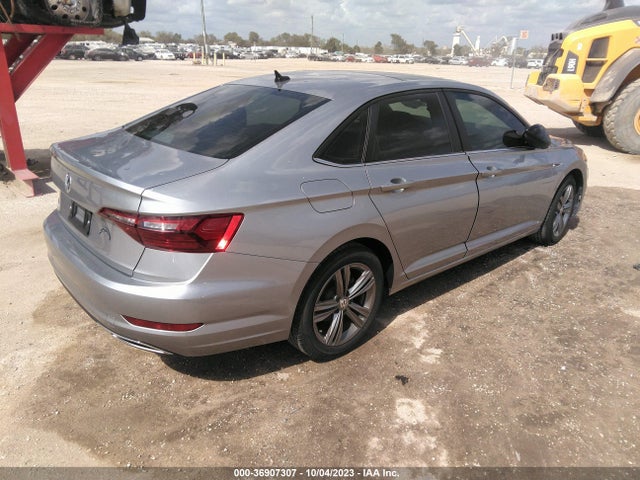 3VWC57BU1MM015498 Volkswagen Jetta S/se/r-line