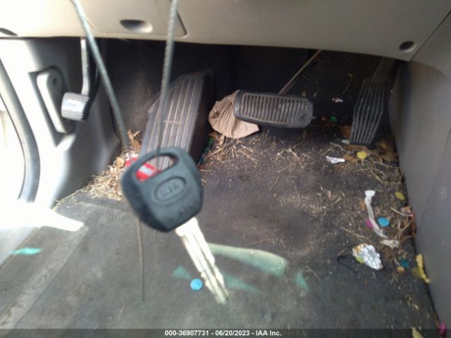 KNDMG4C76E6538669 KIA SEDONA LX