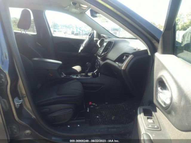 1C4PJMCB3FW675296 Jeep Cherokee Latitude