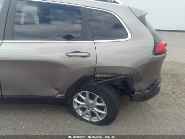 1C4PJMCB0HW600493 Jeep Cherokee Latitude