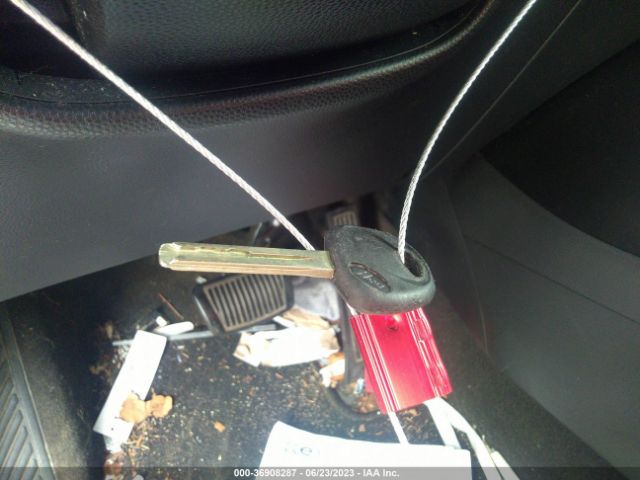 KNDJP3A52E7047802 KIA SOUL +