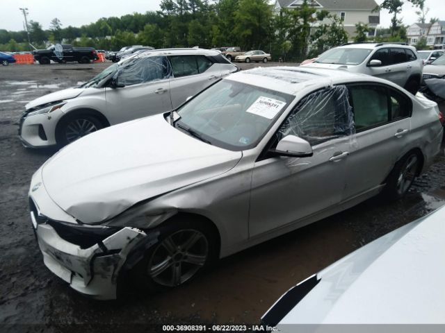 WBA3C3C55EPV90673 BMW 3 Series 320i Xdrive