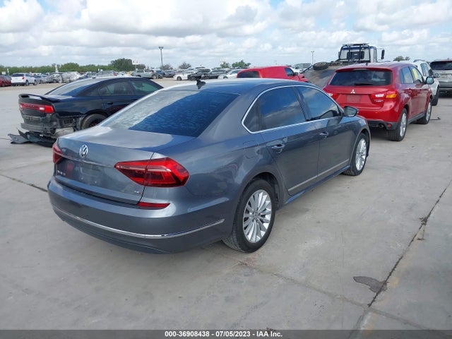 1VWBT7A32HC012305 Volkswagen Passat 1.8t Se