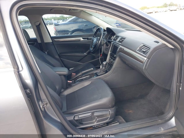 1VWBT7A32HC012305 Volkswagen Passat 1.8t Se