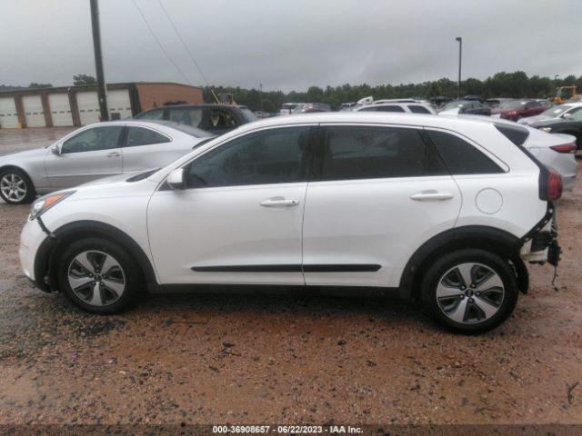 KNDCB3LC5J5109413 KIA NIRO FE
