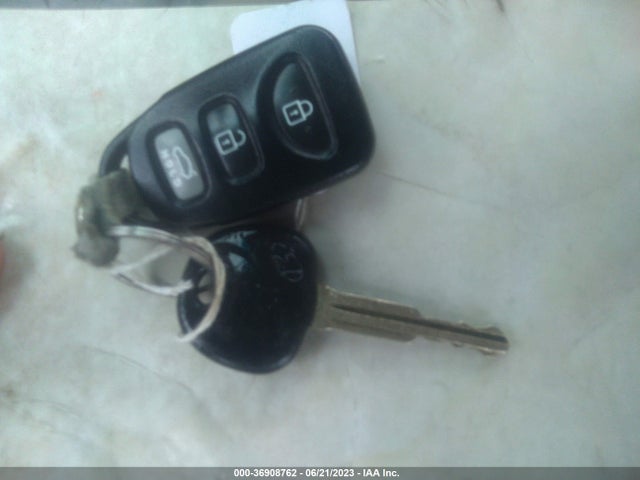 2011 HYUNDAI ELANTRA GLS VIN: KMHDH4AEXBU095377