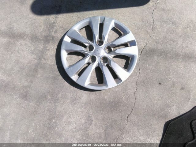 KNDJ23AU2L7040352 KIA SOUL LX