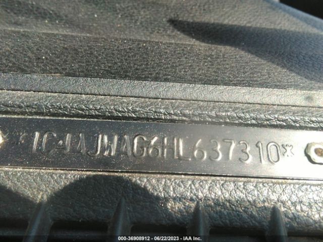 1C4AJWAG6HL637310 Jeep Wrangler Sport