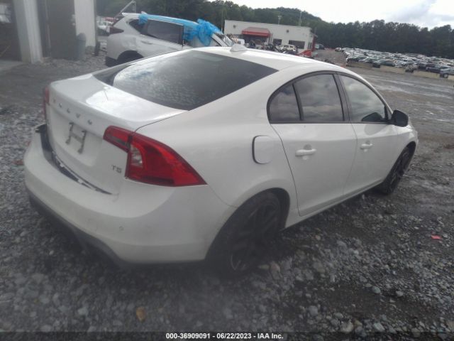 YV126MFL8H2424990 Volvo S60 T5 Dynamic