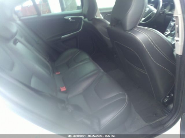 YV126MFL8H2424990 Volvo S60 T5 Dynamic